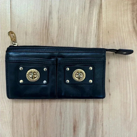 MARC by Marc Jacobs Black Leather Wallet with Gold-Colored Metallic Details - Picture 7 of 9